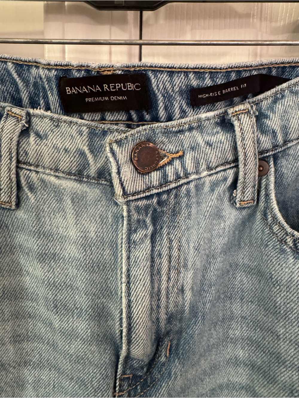 Banana Republic Barrel Fit Light Wash Jeans - Picture 4 of 12
